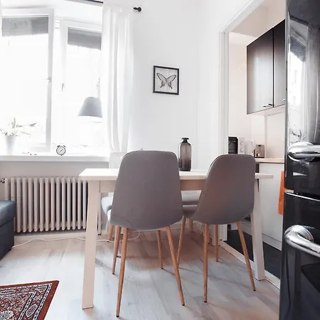 Huoneisto Scandinavian Studio *